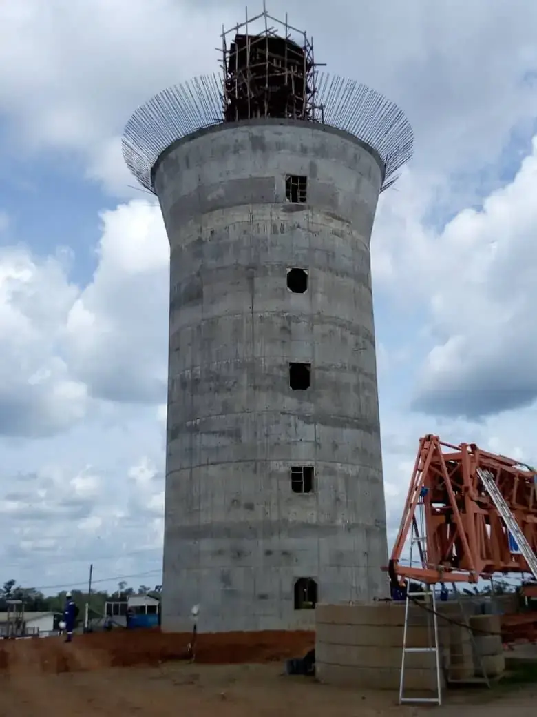 Château d’eau de 1 500 m³ en construction à Mbalmayo
