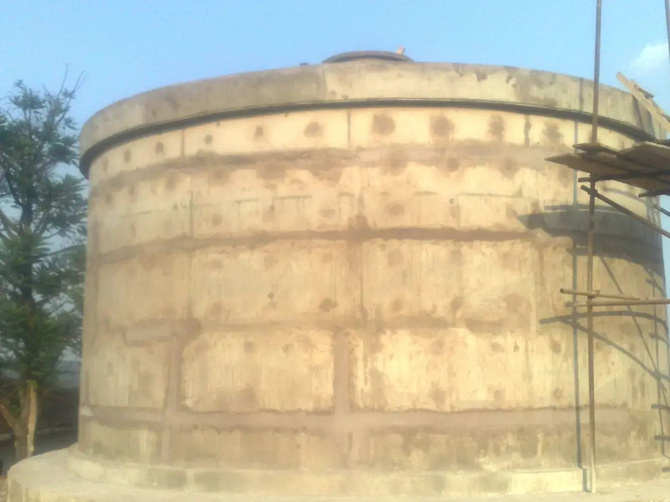 Château d’eau de Mbankomo en construction