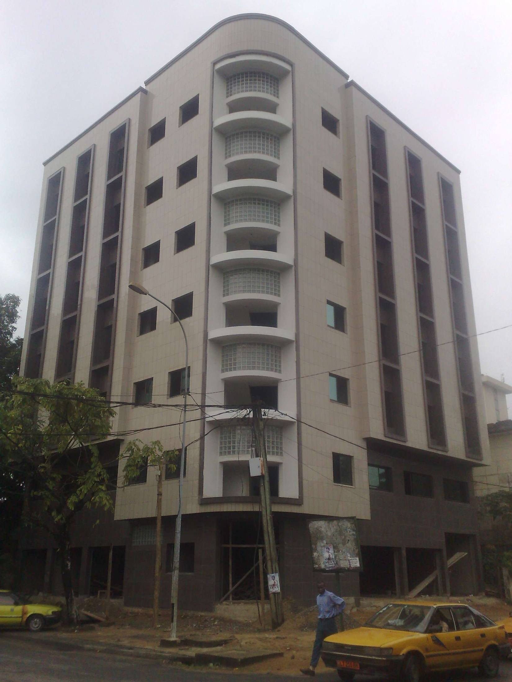 Immeuble R+6 à Bonanjo Douala - Maitrise d'oeuvre complète par CONTEC.jpg