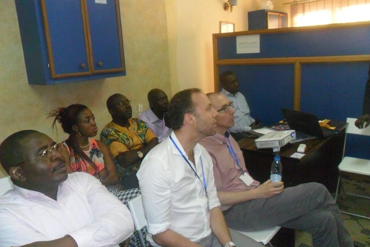 Les ingénieurs de SECO suivent attentivement la Présentation de CONTEC.jpg