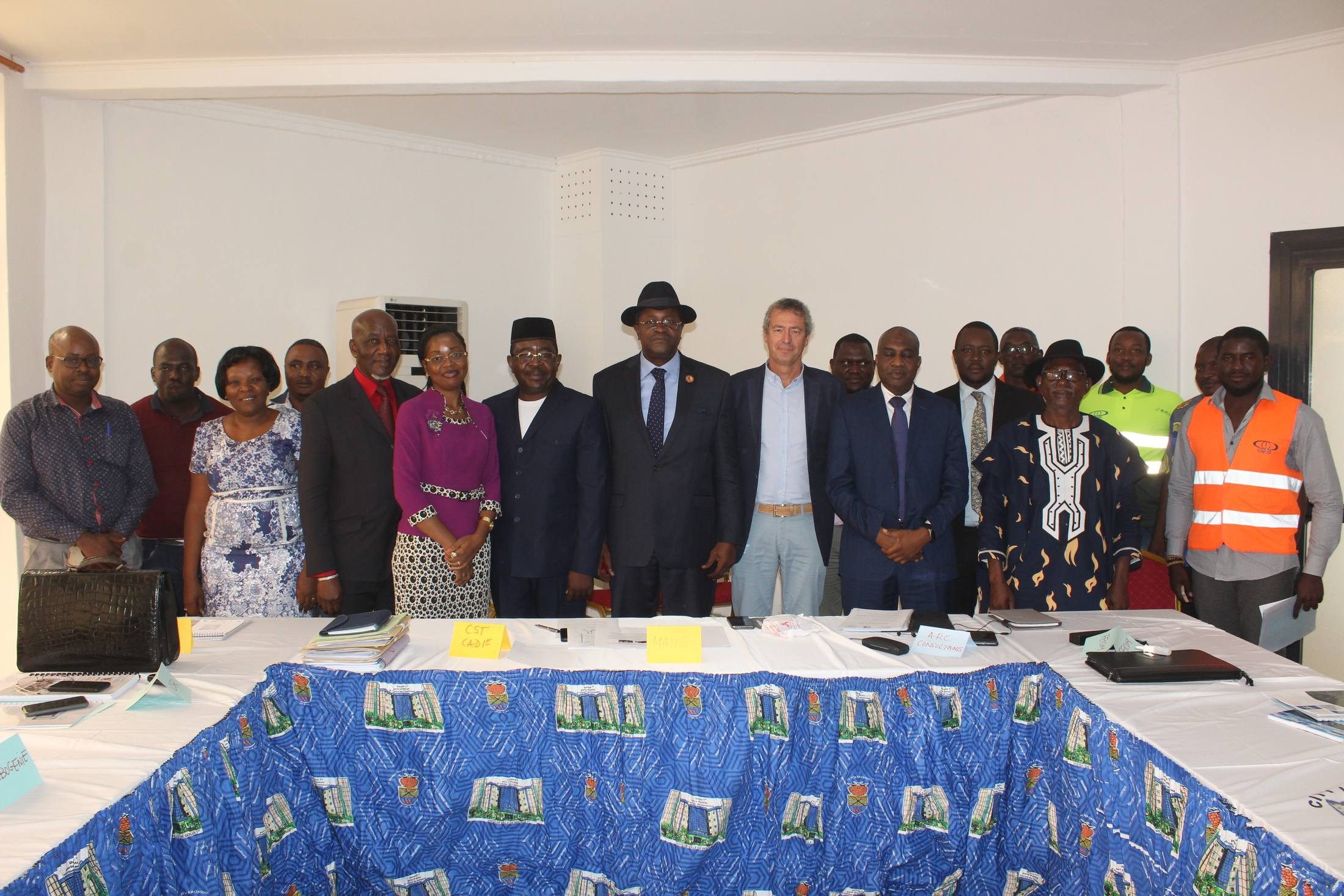 Seance de restitution - Expertise Technique de l'immeuble siège de la Mairie de Douala 1er.JPG